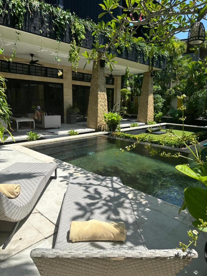 Amanputri Villa Seminyak  Luaran gambar