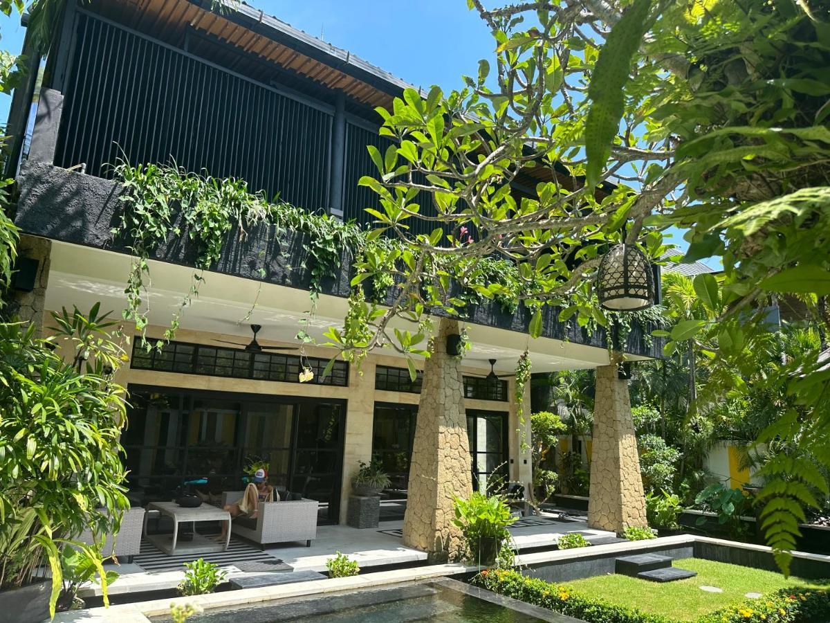 Amanputri Villa Seminyak  Luaran gambar